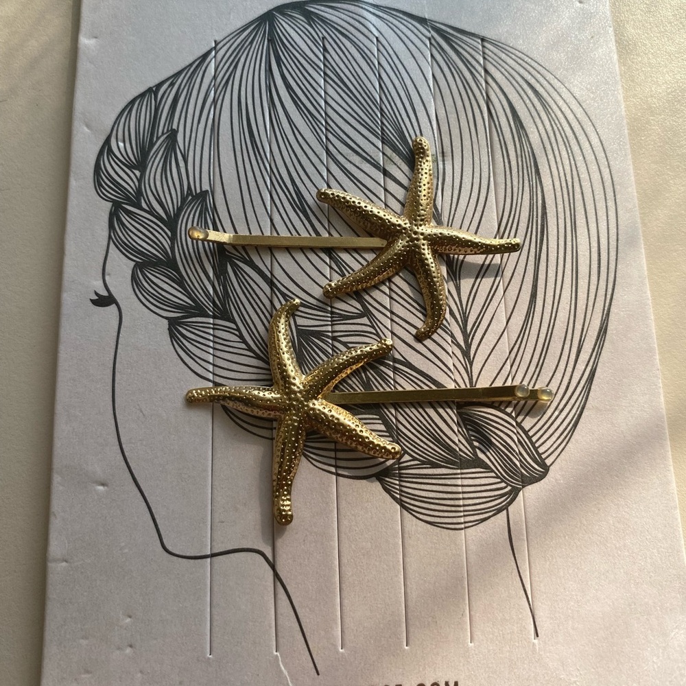 Forever 21 Starfish Hair Clips NWT